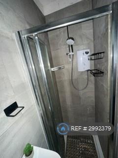 Apartment in Hounslow - View 5