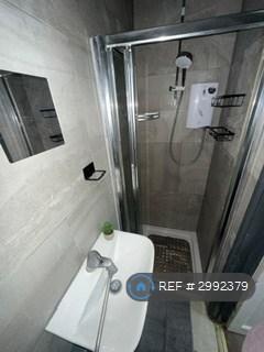 Apartment in Hounslow - More