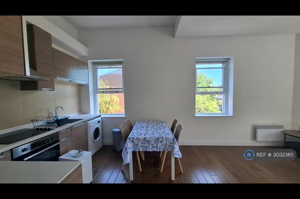Apartment in London - View 3