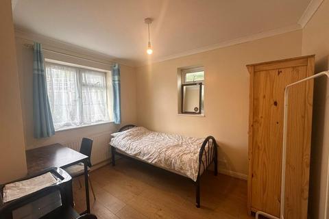 House share to rent, Begonia Walk, London, W12 0BE