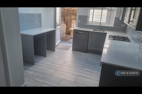 3 bedroom terraced house to rent, Station Road, Sudbury, CO10