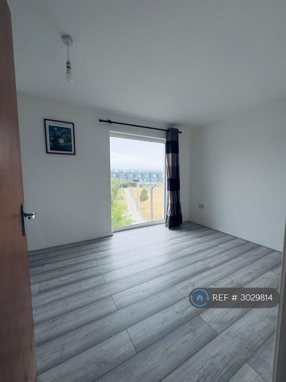 Apartment in Barking - View 3