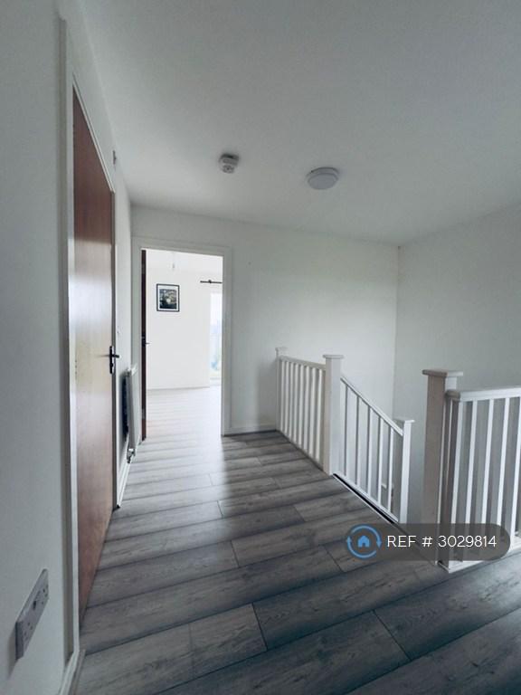 Apartment in Barking - View 4