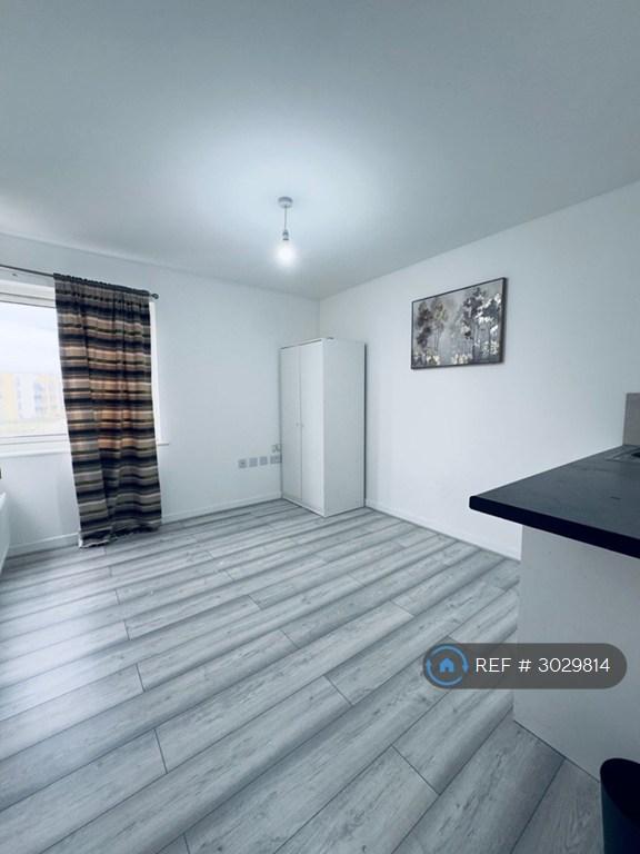 Apartment in Barking - More