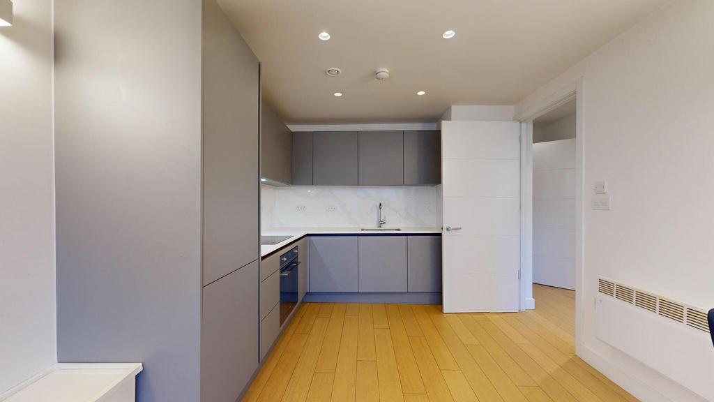 Apartment in Brentford - View 2