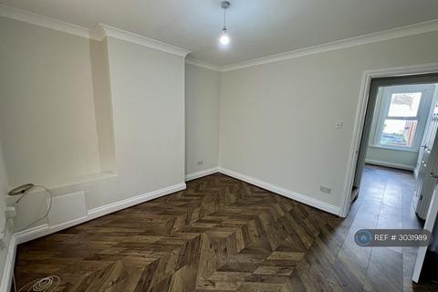 2 bedroom terraced house to rent, Oakwood Road, Croydon, CR0