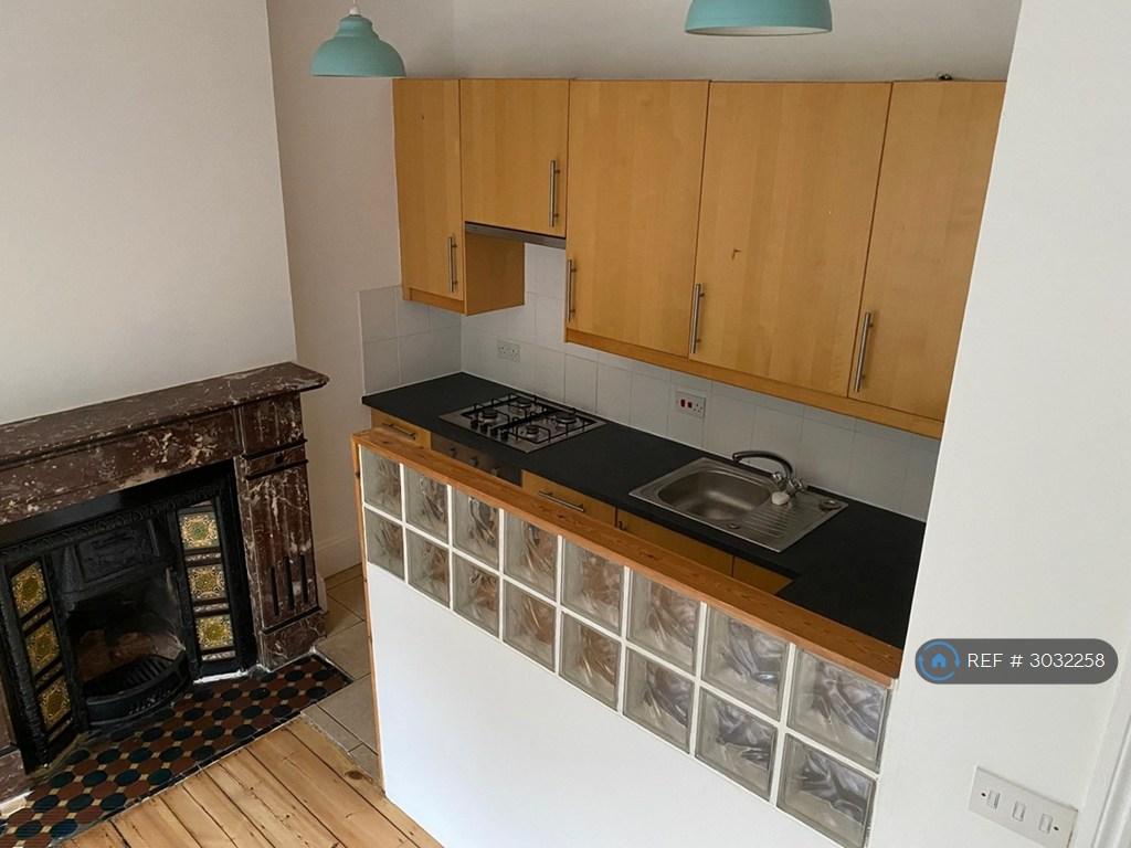Apartment in London - View 3