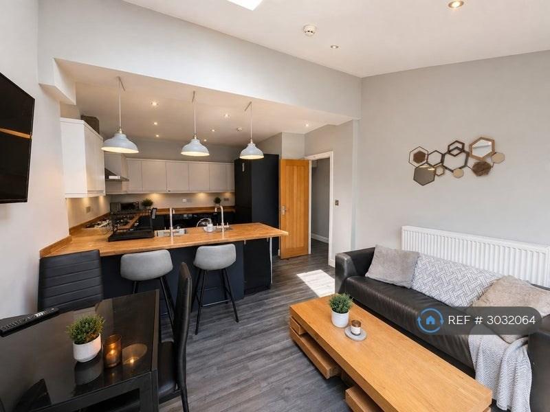 House in Leicester - More