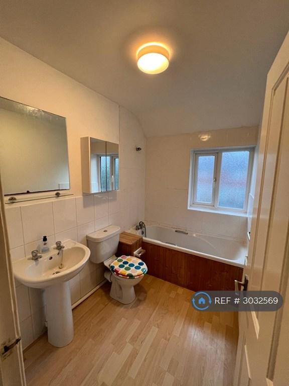 House in Nottingham - View 5