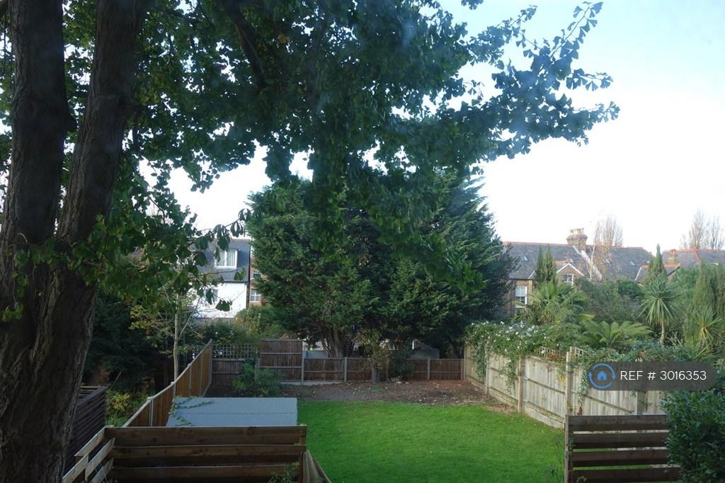Apartment in London - View 3