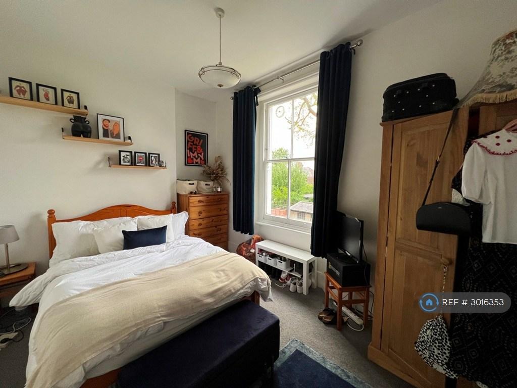 Apartment in London - View 5