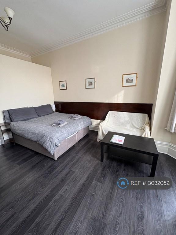 Apartment in Southampton - View 2