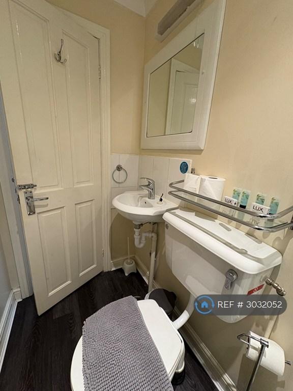 Apartment in Southampton - View 5