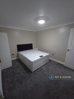 1 bedroom in a house share to rent, Bradley Road, Slough, SL1