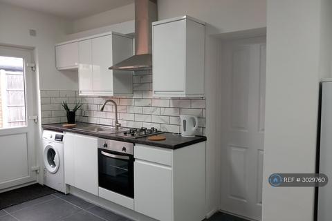 Studio to rent, Dagenham, Dagenham, RM8