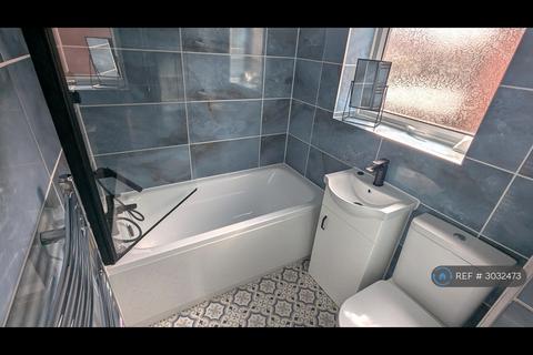 2 bedroom semi-detached house to rent, Marlborough Drive, Preston, PR5