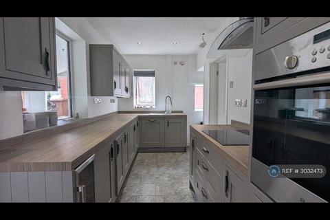 2 bedroom semi-detached house to rent, Marlborough Drive, Preston, PR5