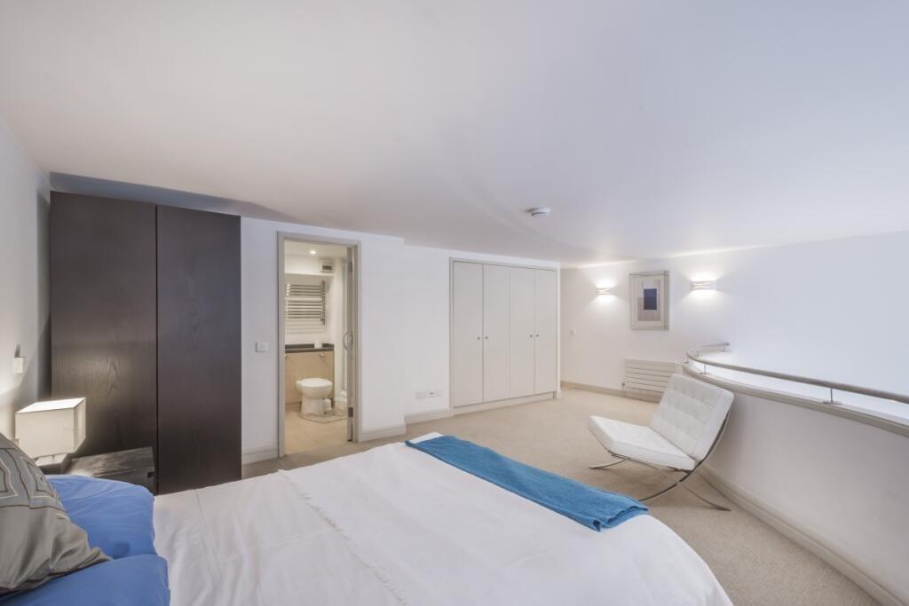 Apartment in London, Royal Borough of Kensington and Chelsea - More