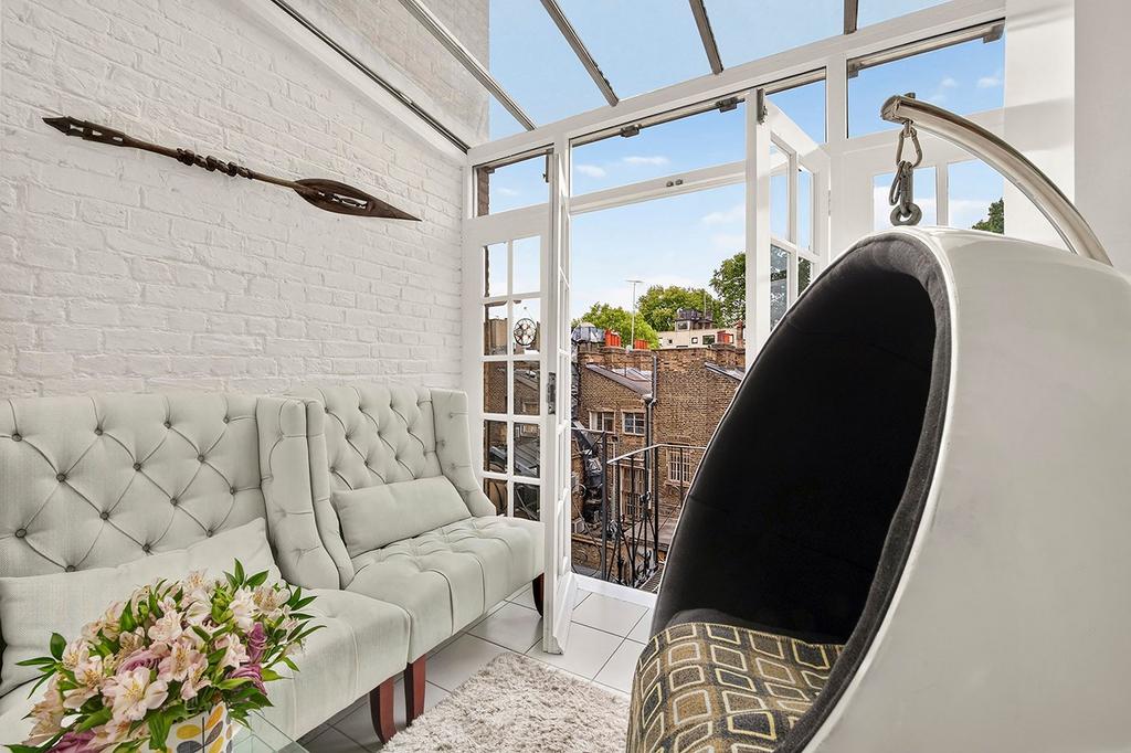 House in London - View 2