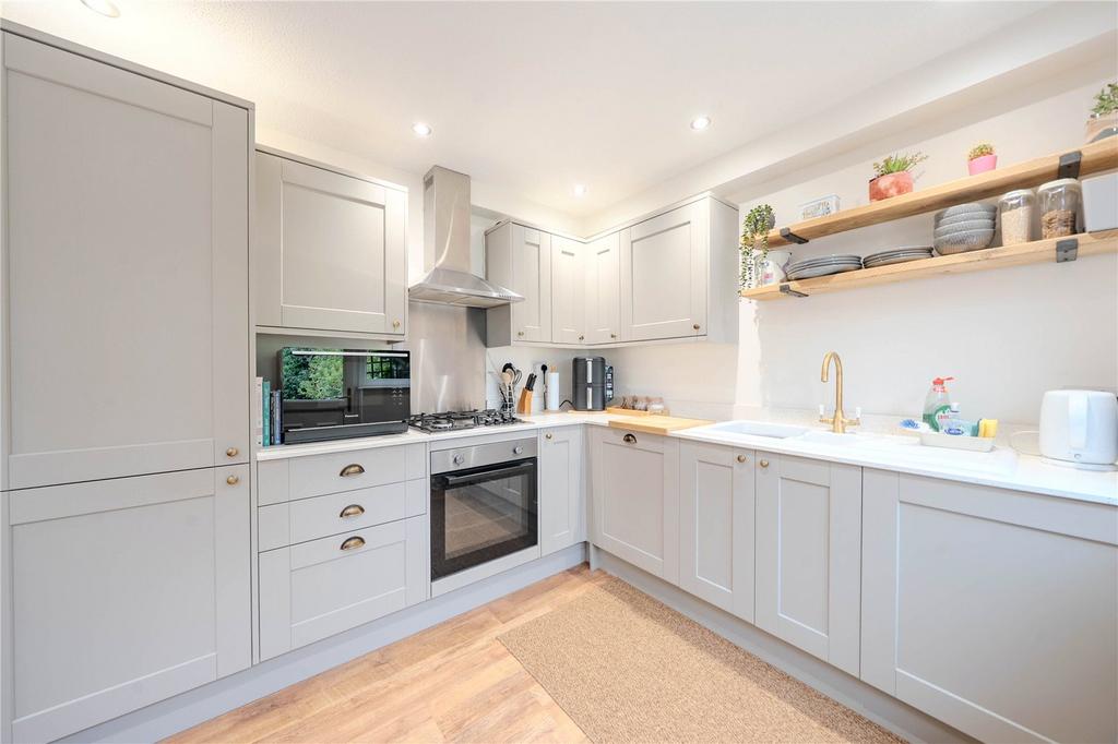 House in Leeds, West Yorkshire - View 2