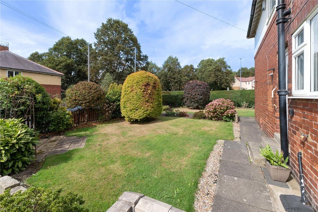 House in Leeds, Low Fold, Horsforth - View 4