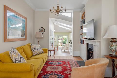 4 bedroom end of terrace house for sale, Banbury Road, South Hackney, London, E9