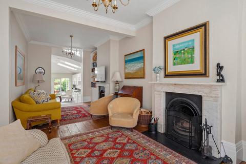 4 bedroom end of terrace house for sale, Banbury Road, South Hackney, London, E9