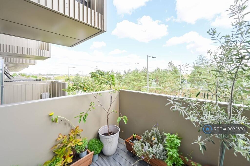 Apartment in London - View 5