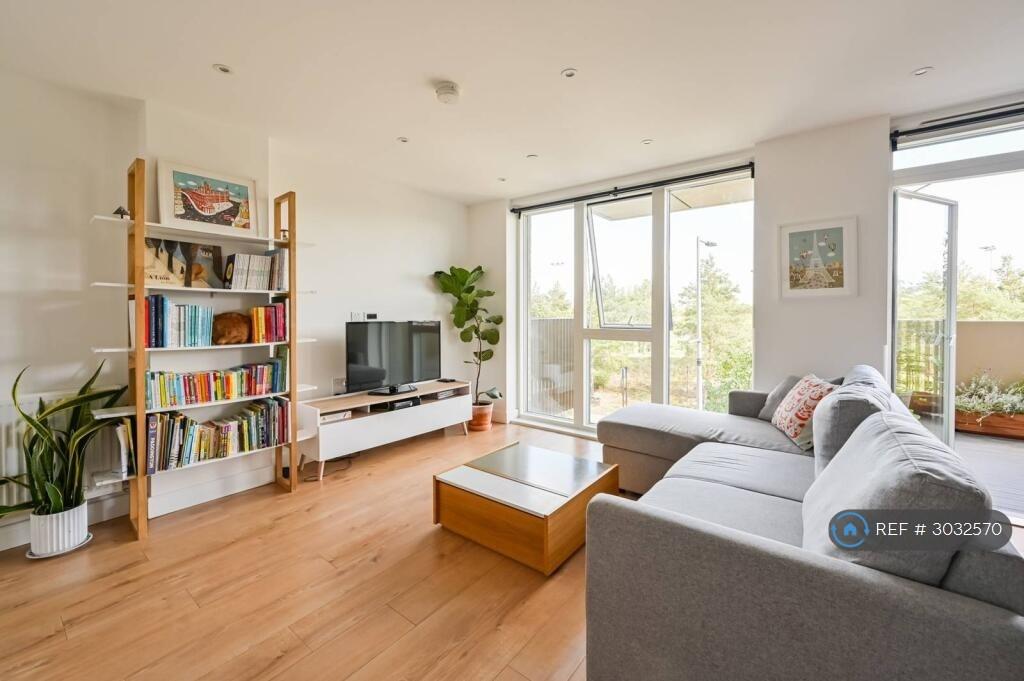Apartment in London - More