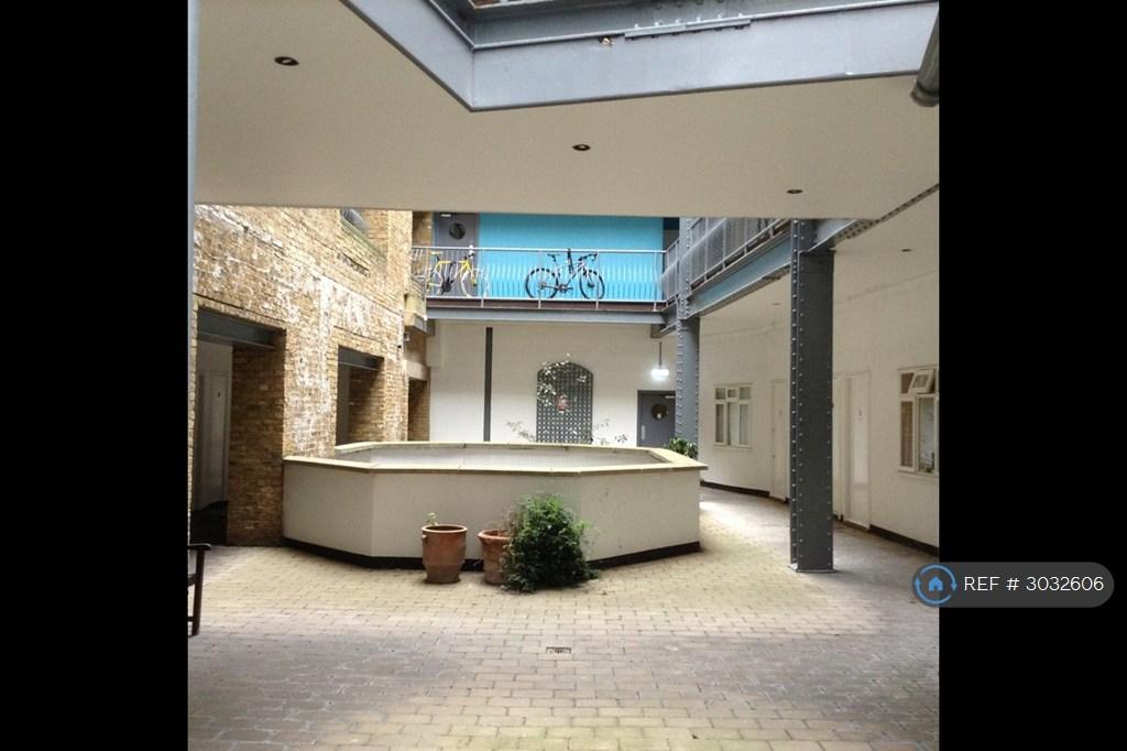 Apartment in London - View 2