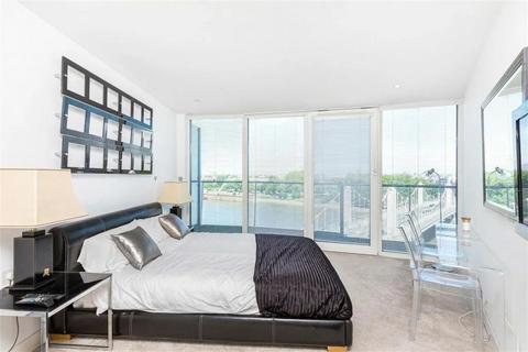 3 bedroom flat for sale, Queenstown Road, Chelsea, London SW8 SW8