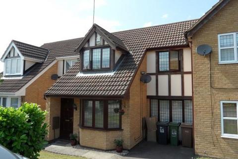 3 bedroom terraced house to rent, Lambourn Drive, Luton, LU2
