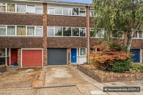 Breamwater Gardens, Richmond, TW10