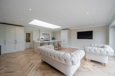 3 bedroom bungalow for sale, Selsdon Road, New Haw, KT15
