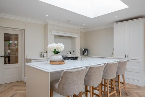 3 bedroom bungalow for sale, Selsdon Road, New Haw, KT15