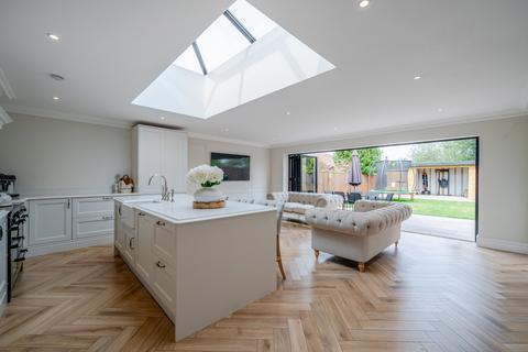 3 bedroom bungalow for sale, Selsdon Road, New Haw, KT15