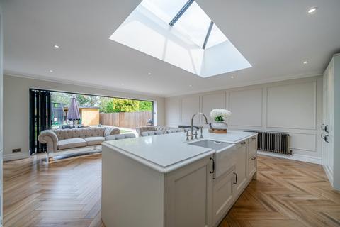 3 bedroom bungalow for sale, Selsdon Road, New Haw, KT15