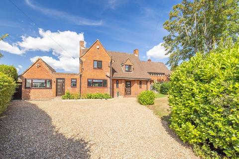 3 bedroom detached house for sale, Sefton Paddock, Stoke Poges SL2