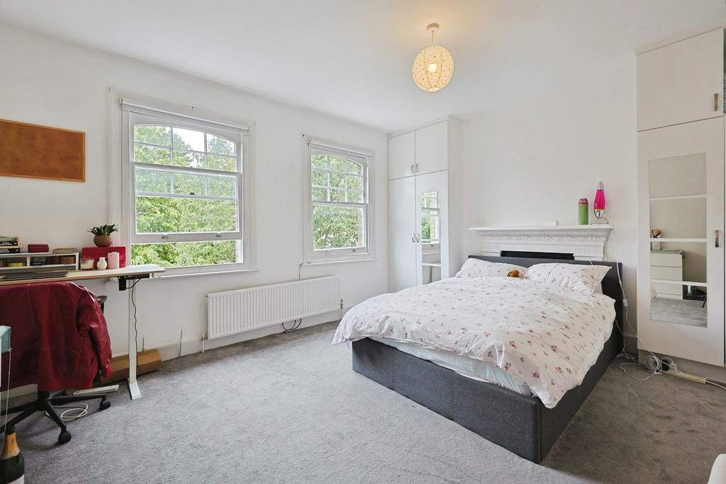 House in London - View 2
