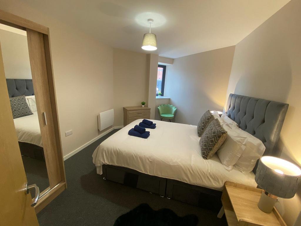 Apartment in Salford, Greater Manchester - View 4