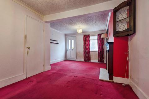 2 bedroom terraced house for sale, Lawrence Road, Biggleswade, Bedfordshire, SG18