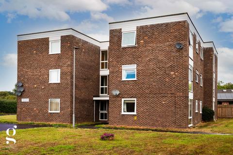 1 bedroom flat to rent, Crest Court, Bobblestock, Hereford