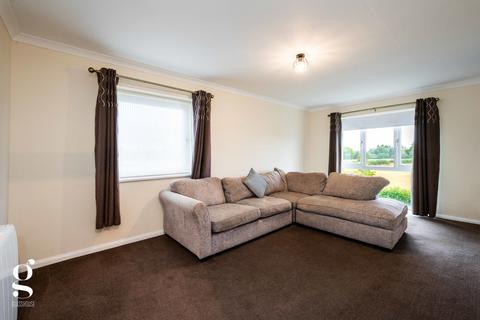 1 bedroom flat to rent, Crest Court, Bobblestock, Hereford
