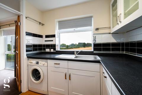 1 bedroom flat to rent, Crest Court, Bobblestock, Hereford