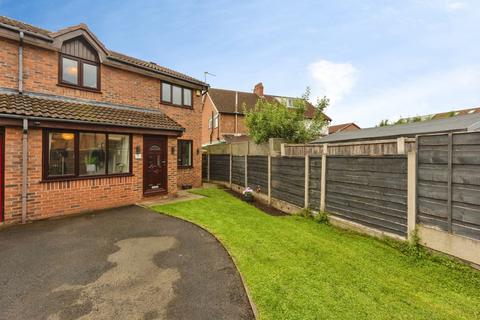 4 bedroom semi-detached house for sale, Farmers Close, Sale, Greater Manchester, M33
