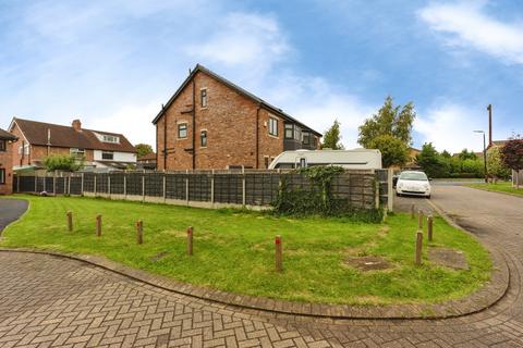 4 bedroom semi-detached house for sale, Farmers Close, Sale, Greater Manchester, M33