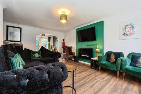 4 bedroom semi-detached house for sale, Farmers Close, Sale, Greater Manchester, M33
