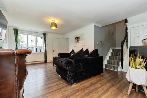 4 bedroom semi-detached house for sale, Farmers Close, Sale, Greater Manchester, M33