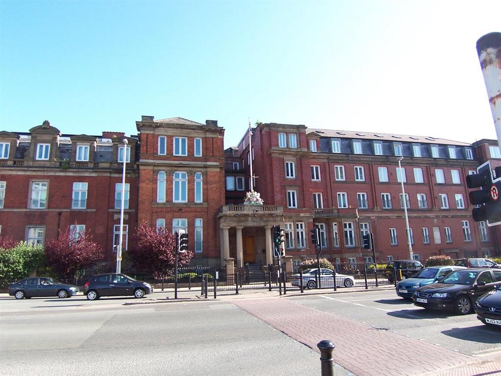 Apartment in Salford - View 3