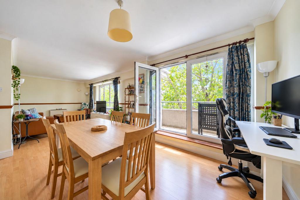 Apartment in London - View 5